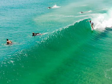 byron bay surf spots guide australia pass wreck tallows