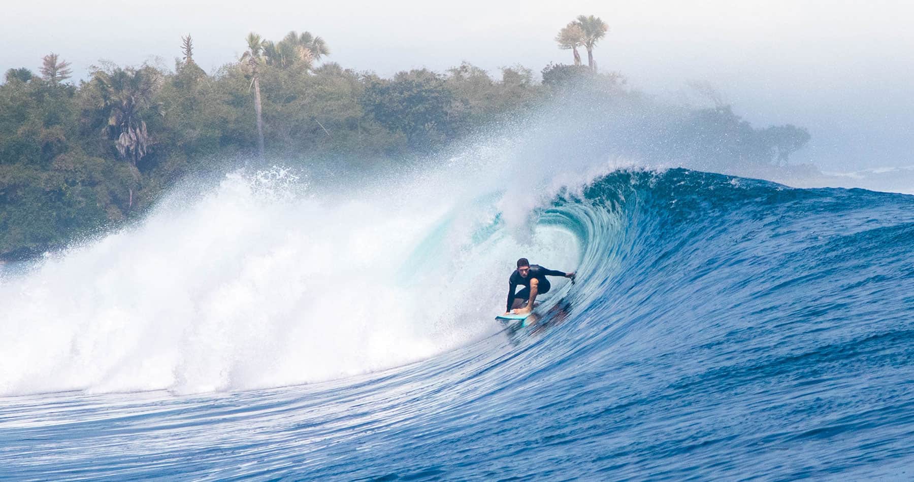 surf boat trip bali